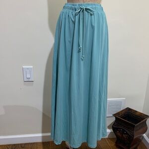 NWT Since 2005 Elegant Teal Midi  Skirt size M.